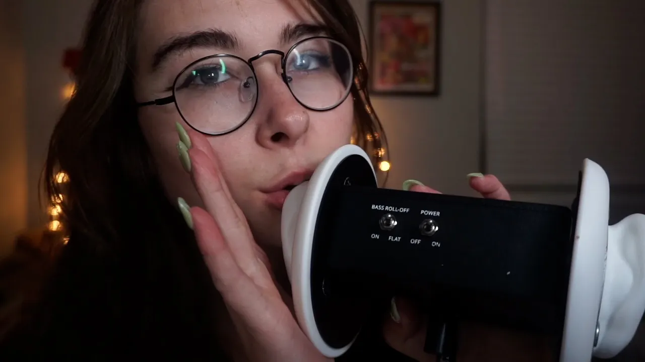 ASMR ~ EAR EATING [NO TALKING]