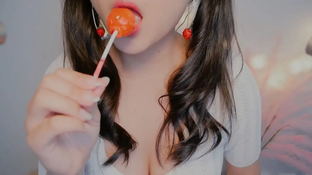 ASMR Lollipop candy Eating ❤️