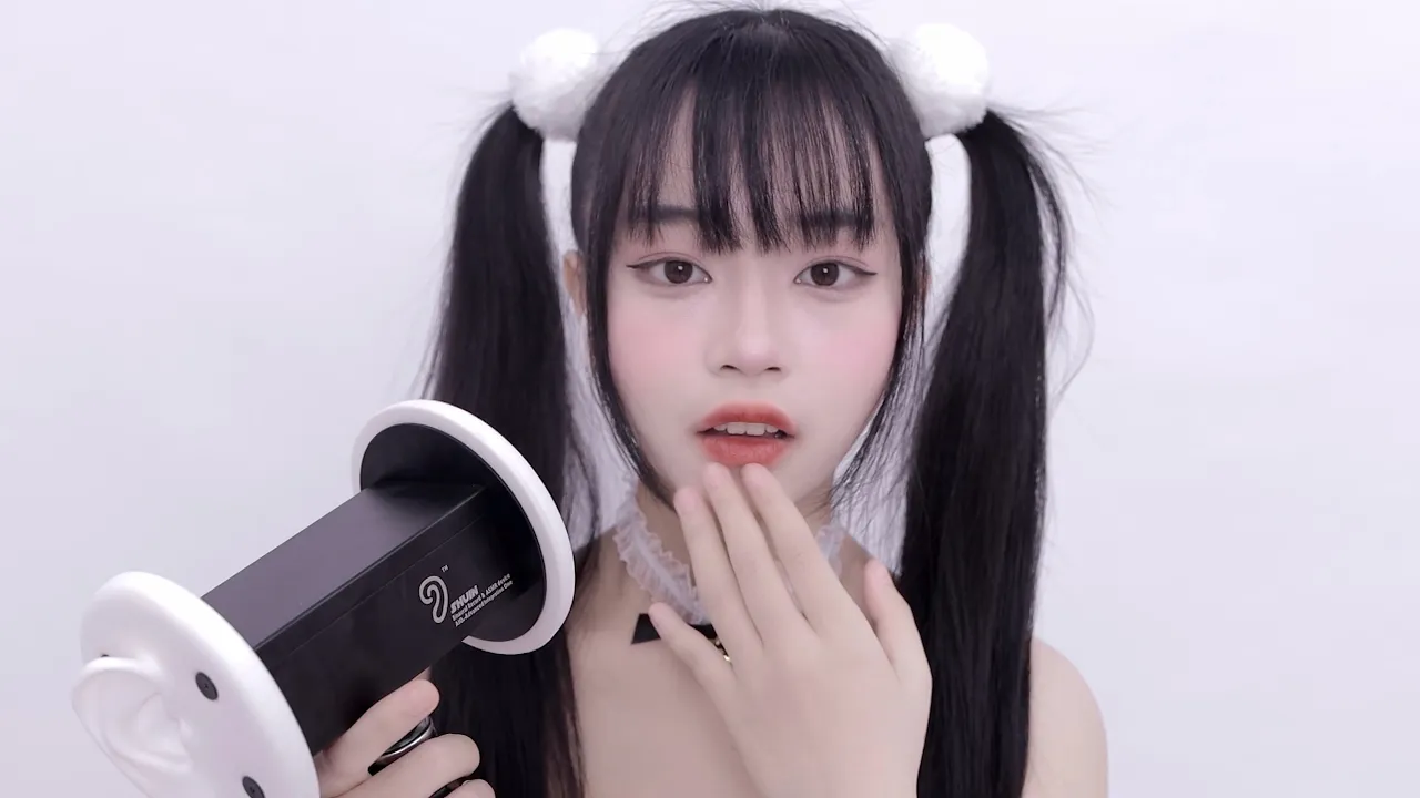 🥰晓美 Xiao Mei ASMR  舔耳口腔音喘息 Ear Licking  Licking And Eating Ear Licking