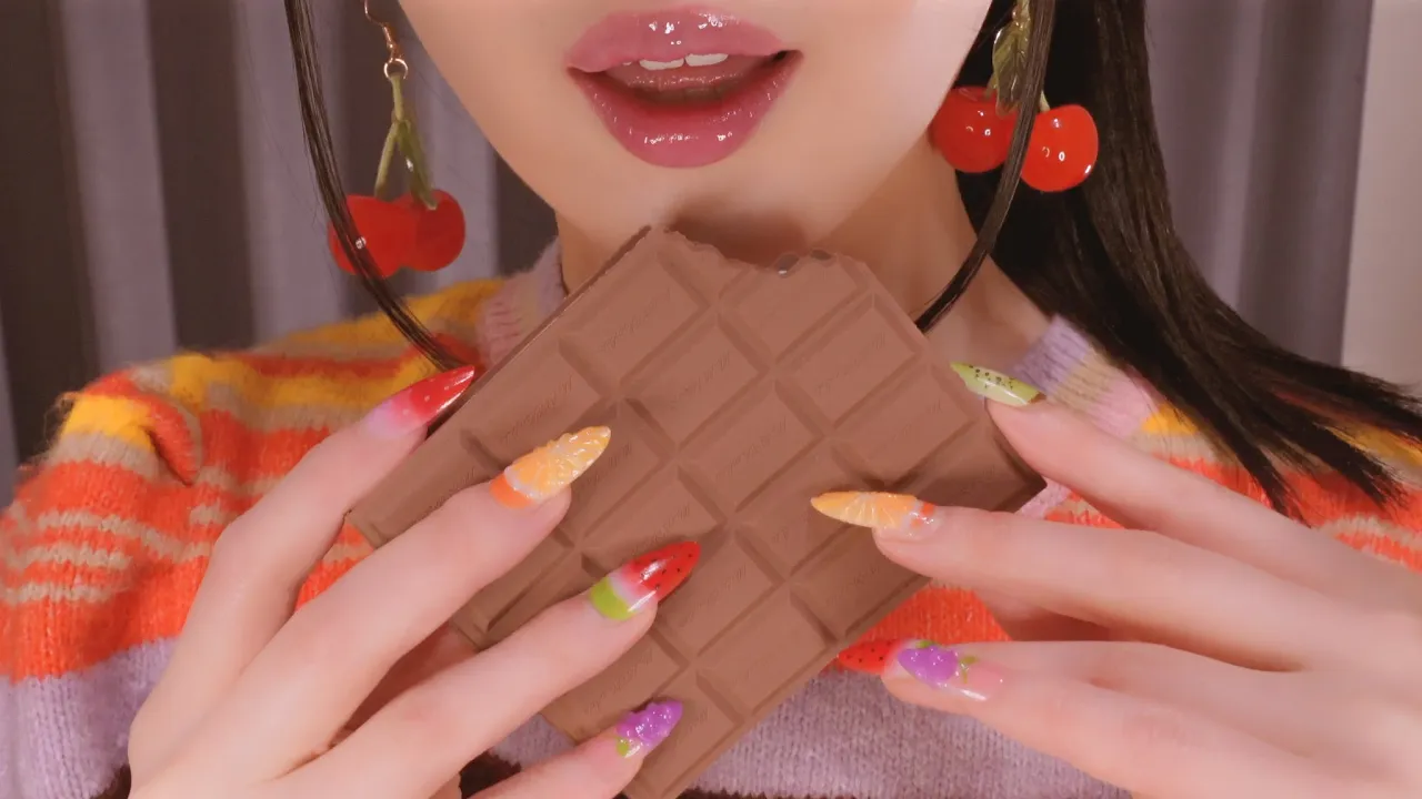 [Cham] フェイクフードを食べる音🍫🍓 (チョコ, いちご, クッキー) | Fake Food Eating